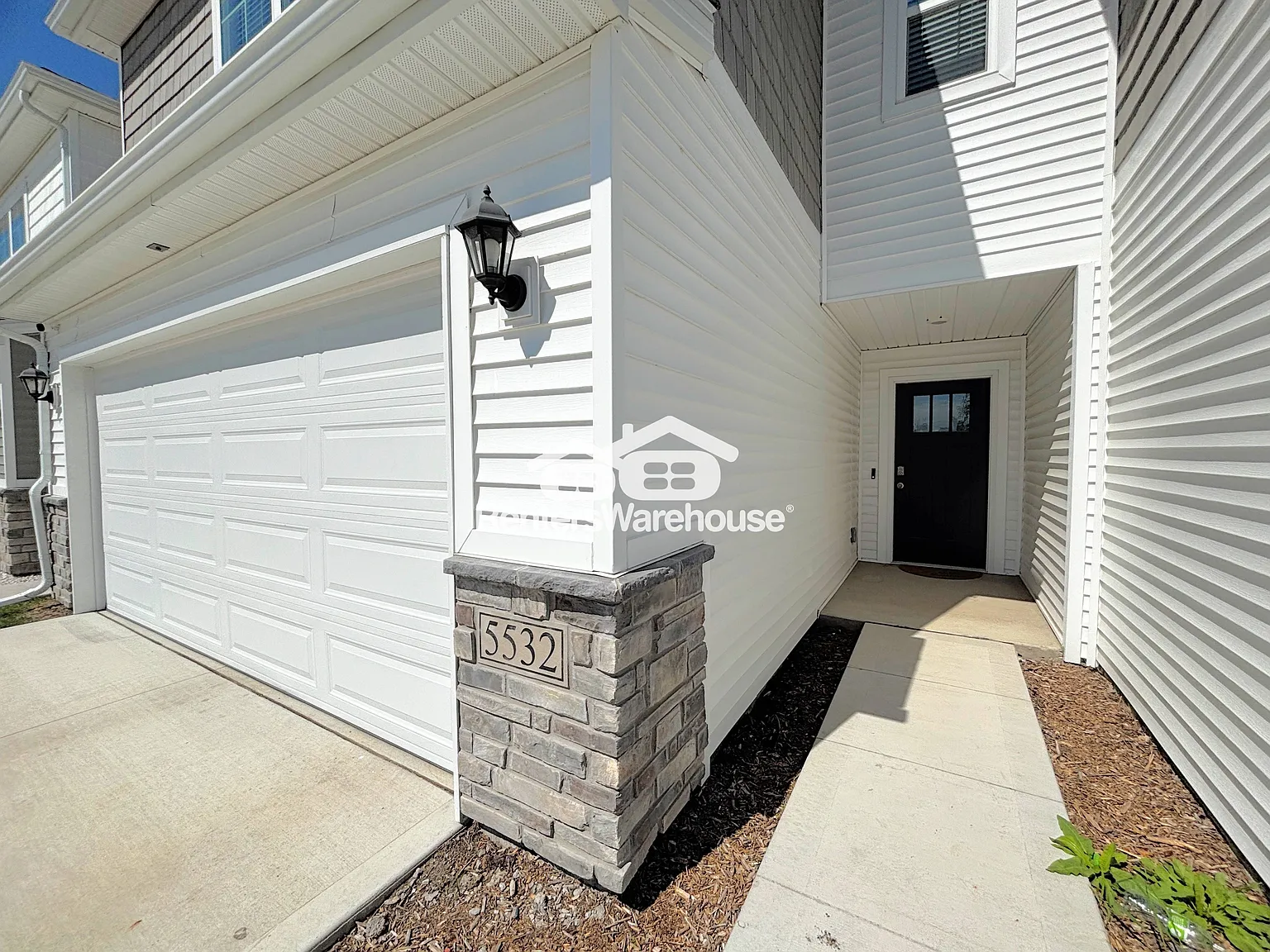 Beautiful 3 bedroom Townhome for Rent — Photo 3