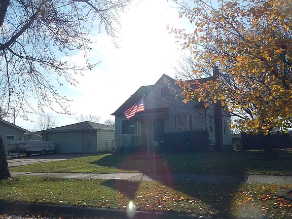 4th image of 13758 McKinley Ave