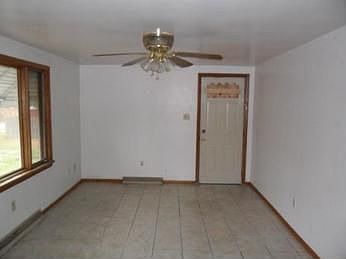 3rd image of 871 Palmer Ave