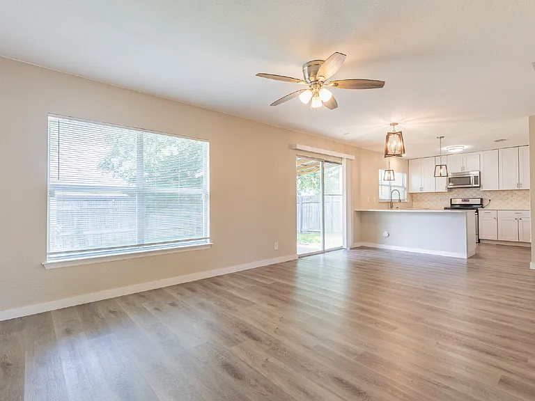 1366 Bayou Dr — Photo 6