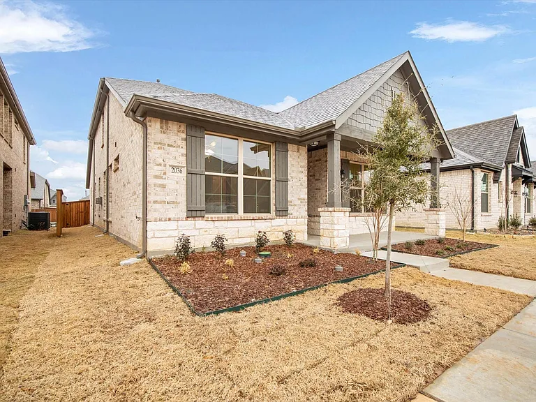 2036 Almassera Dr — Photo 16