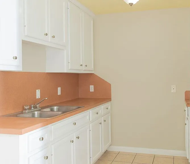815 Cravens St #C — Photo 88