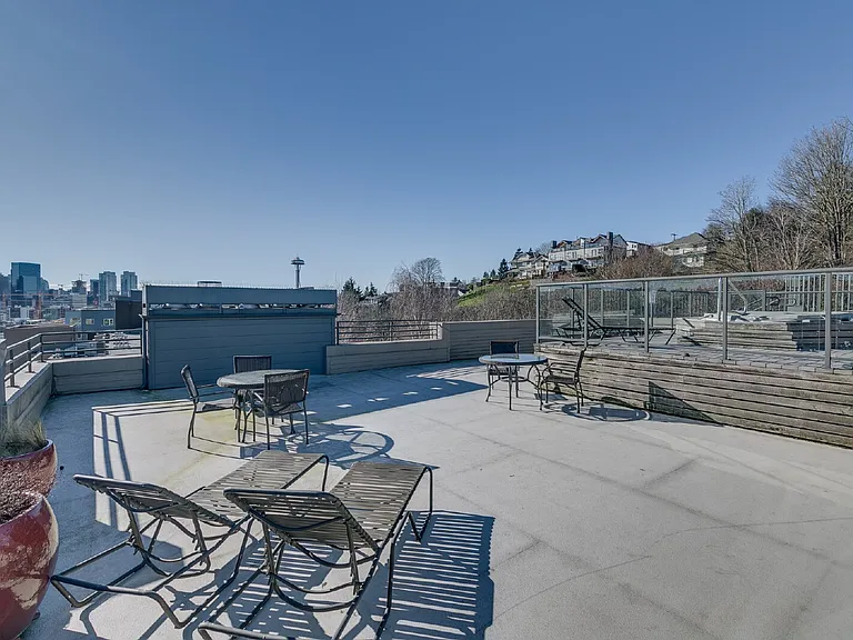 1504 Aurora Ave N #206 — Photo 18