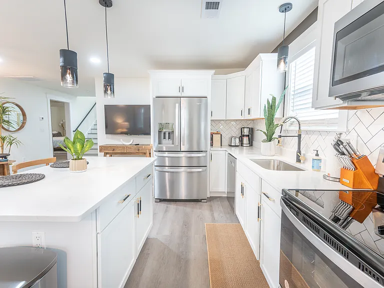 4747 Independent Ave — Photo 34