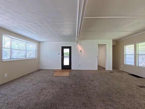 2nd image of 1304 Arroyo Pkwy