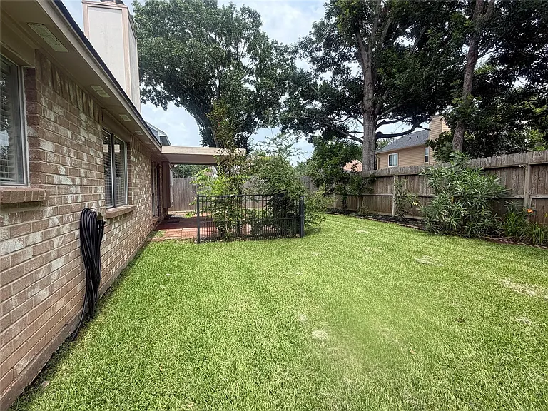 3806 Carya Cir — Photo 13