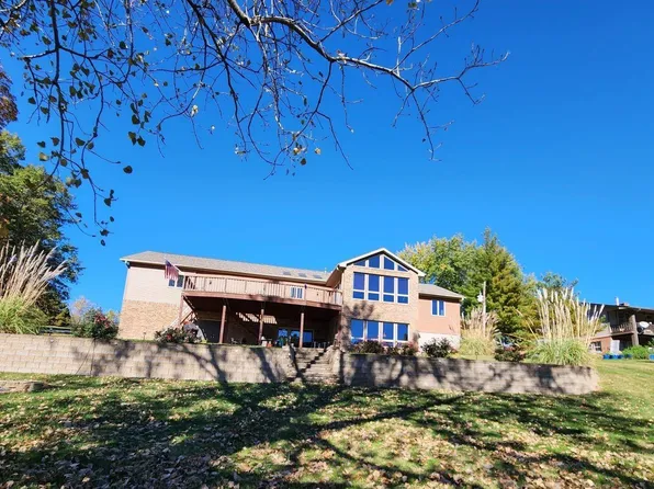 15625 E Pawnee Dr, Cuba, IL 61427