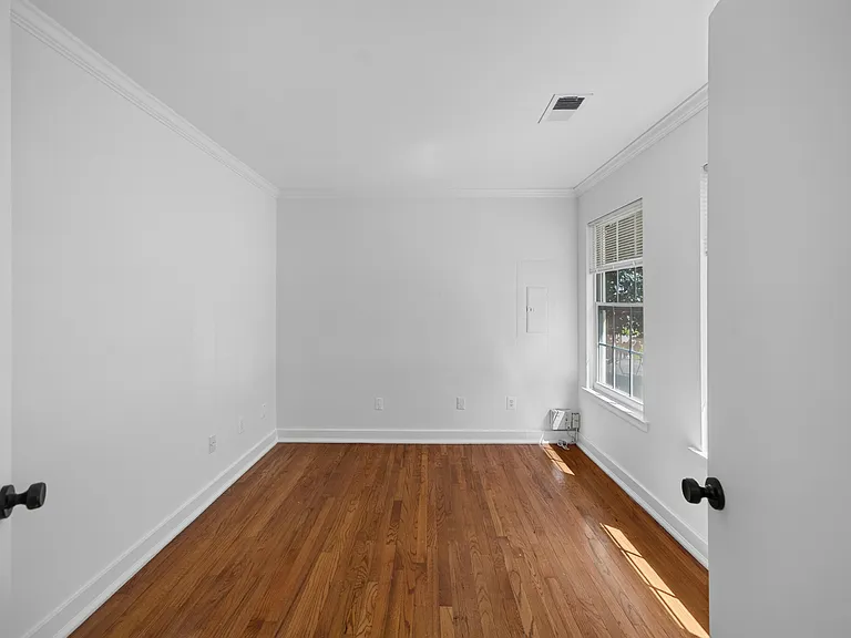 8 Worthington Ct — Photo 5