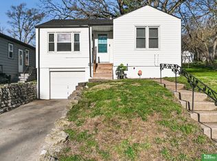 3342 N 41st St, Omaha, NE 68111