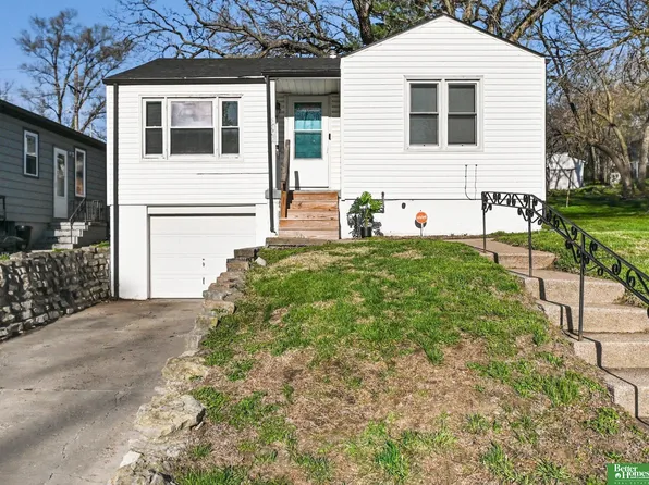 3342 N 41st St, Omaha, NE 68111