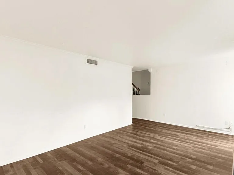 2421 Dove Pl #2421 — Photo 4