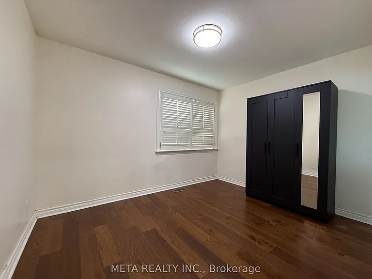 556 McCowan Rd — Photo 29
