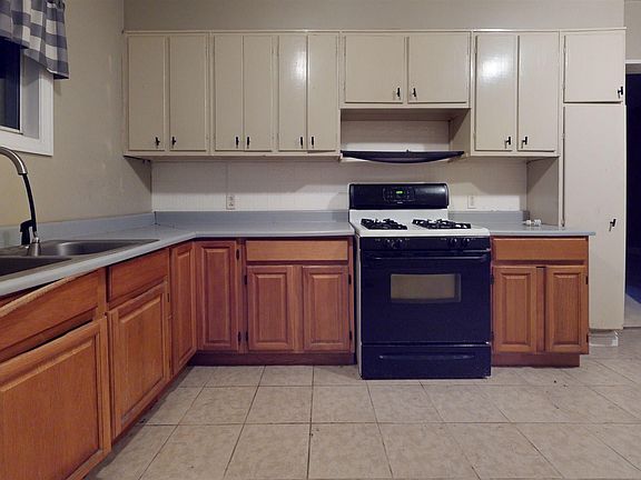 3rd image of 701 View Ave