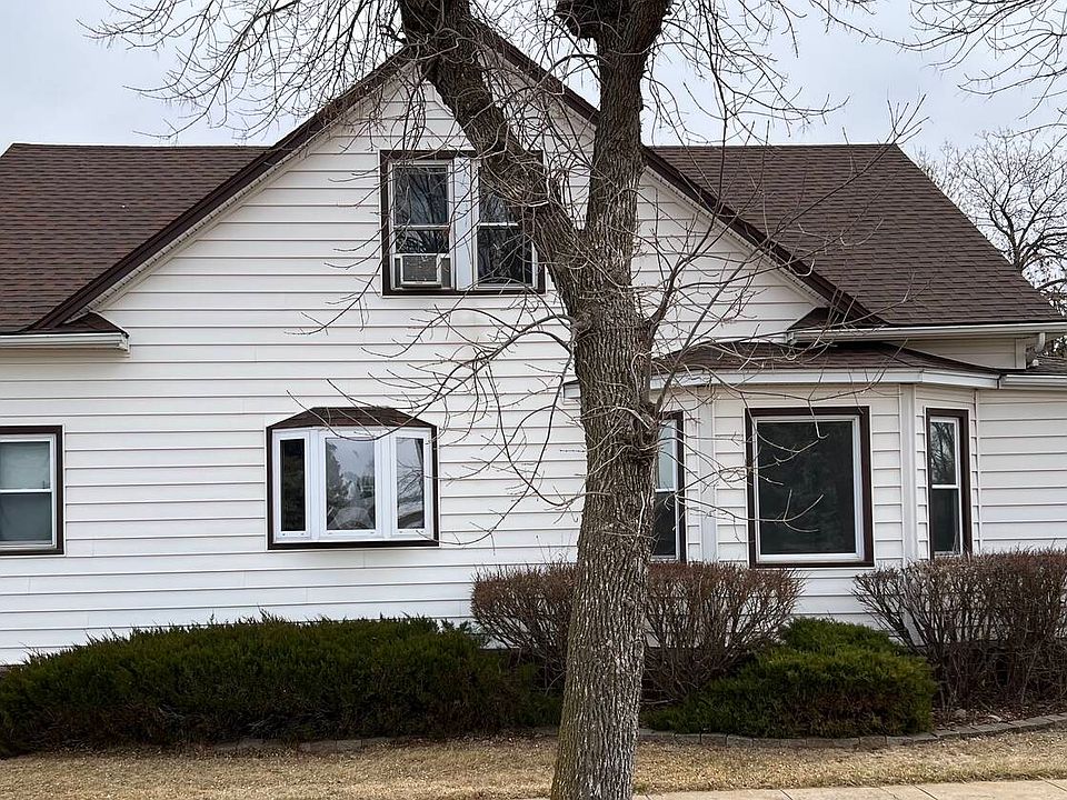 1st image of 620 E Main St