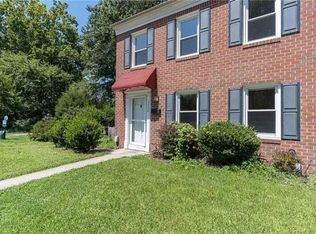 5234 Clover Hill Dr, Portsmouth, VA 23703