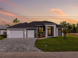 313 SE 2nd St, Cape Coral, FL 33990