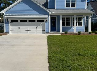 175 Twining Rose Ln, Holly Ridge, NC 28445