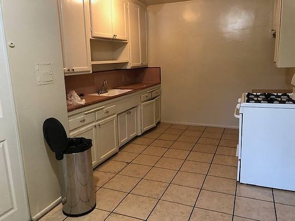 4th image of 1229 E Carlton Dr