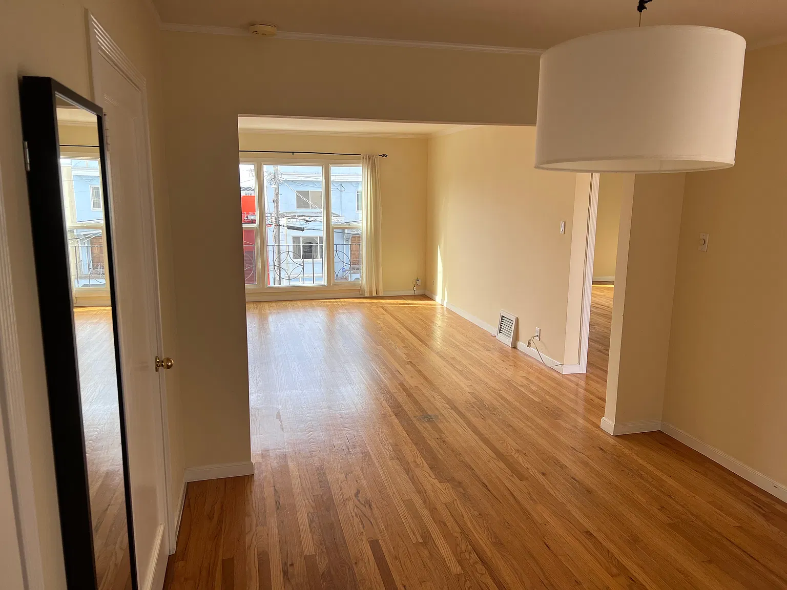 1 bed, 834 sqft, $3,750 — Photo 4