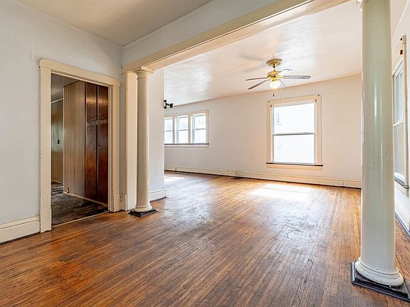 3rd image of 2202 N Maryland Ave