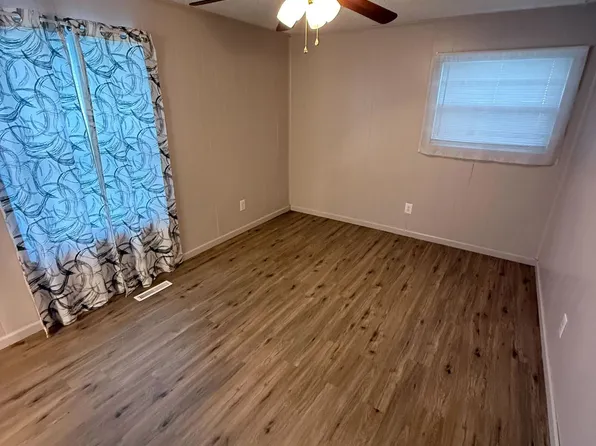 1404 Larsen Ln, Mountain Home, AR 72653