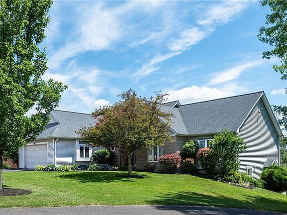 3rd image of 37 Walnut Hill Dr
