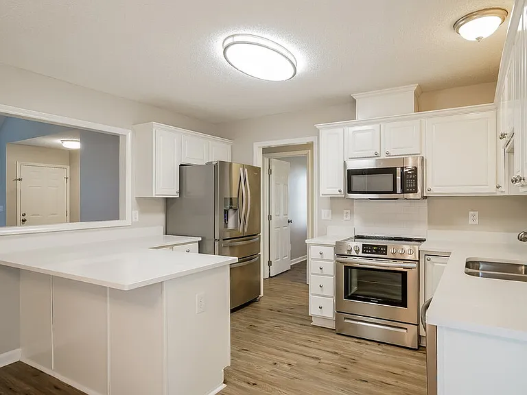 2100 Havering Pl — Photo 8