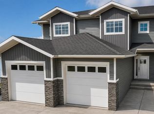 39 W Gray Close, Sylvan Lake, AB T4S0W4