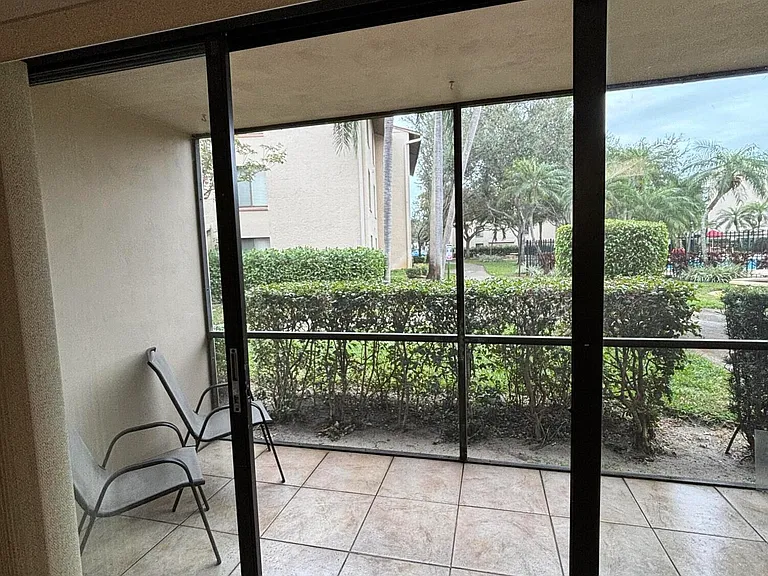 203 Foxtail Dr #F1 — Photo 9