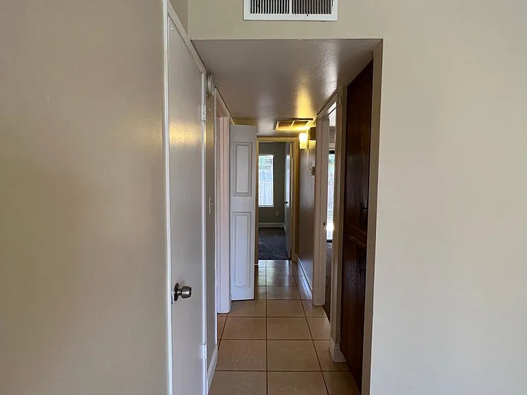 N Laurelglen Blvd 7612 — Photo 36