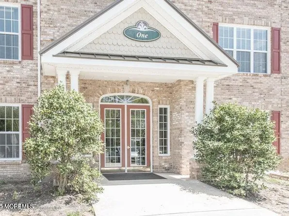 136 Sophee Lane, Lakewood, NJ 08701