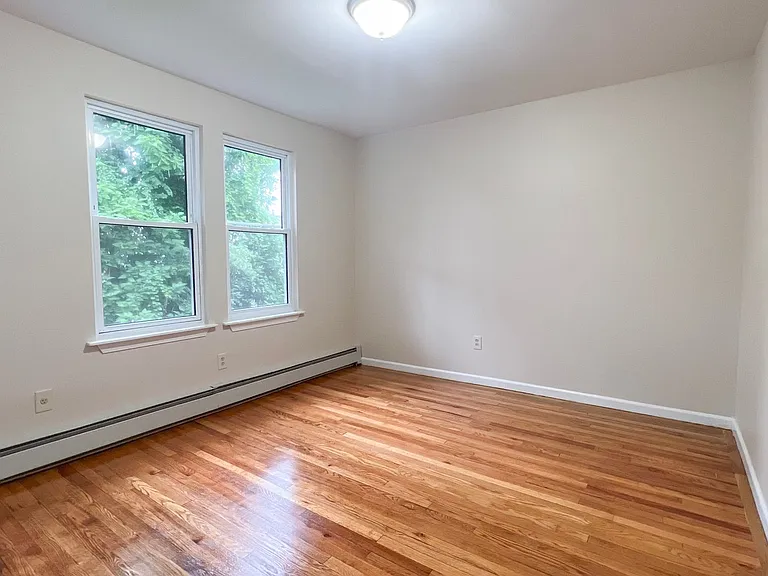 15-17 Dorothy St / Dorothy Apartments LLC — Photo 9