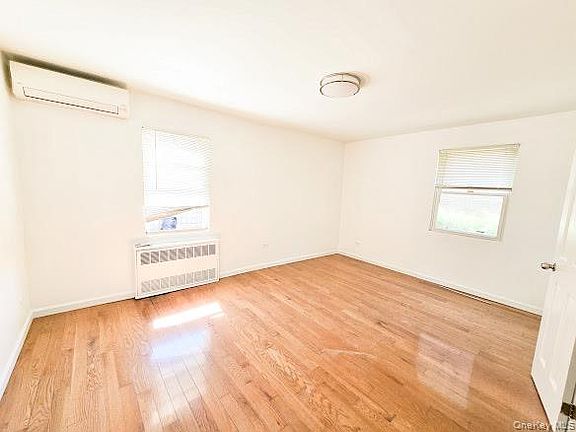 3rd image of 6119 170 Street