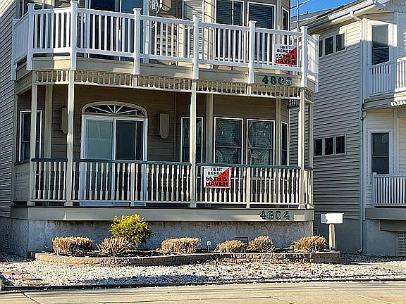 3rd image of 4804-06 Asbury Ave #4806