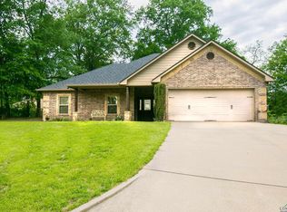 411 Ridgeway Cir, Hallsville, TX 75650