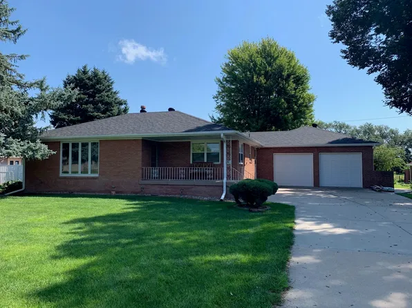 804 N 6th Ave, Hastings, NE 68901
