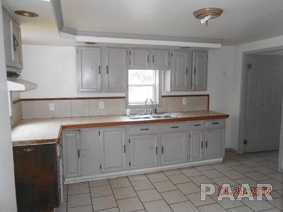 5th image of 1211 NE Madison Ave