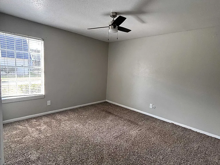 Tidwell Park Apartments — Photo 98