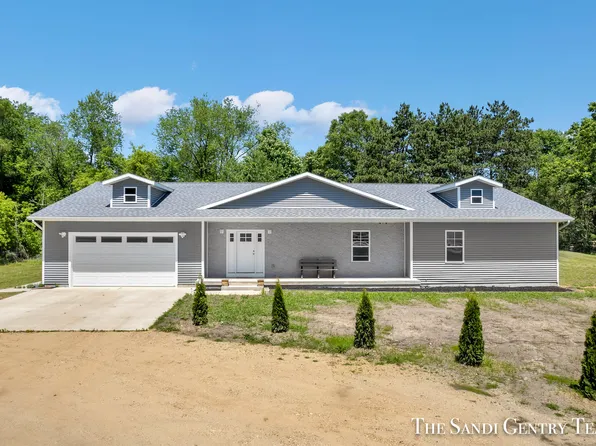 11282 E Apple Ave, Ravenna, MI 49451