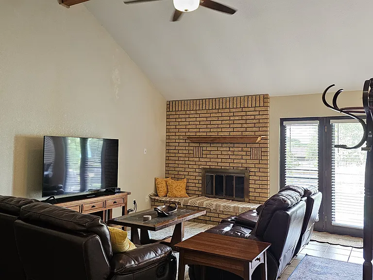 116 E Blancas Dr — Photo 15