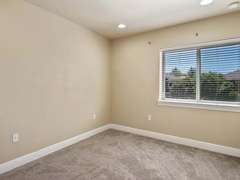 106 Dominica Ct — Photo 22