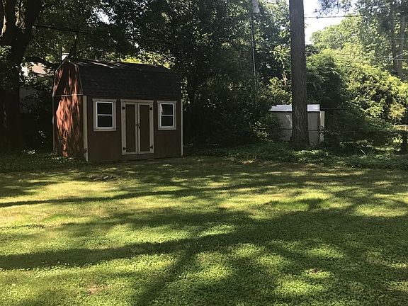 4th image of 2421 Wedgewood Ave