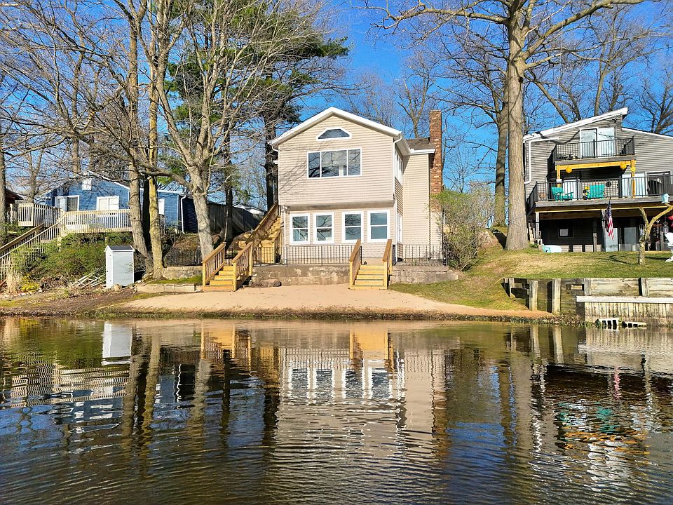 1st image of 10463 Poplar Dr NE