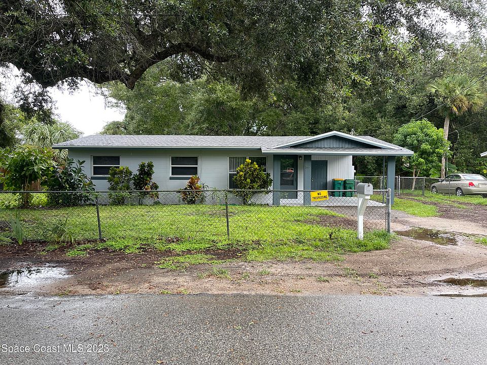 1st image of 2803 E Hickory Cir