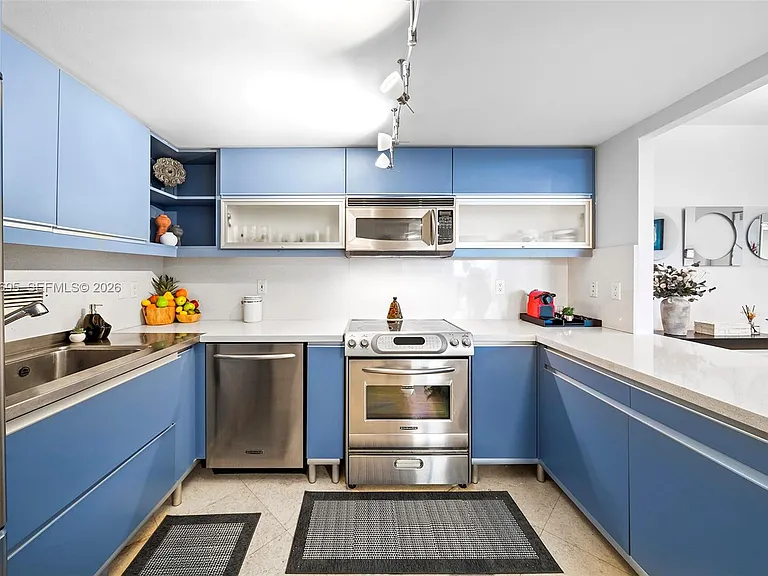 2301 Collins Ave #408 — Photo 10
