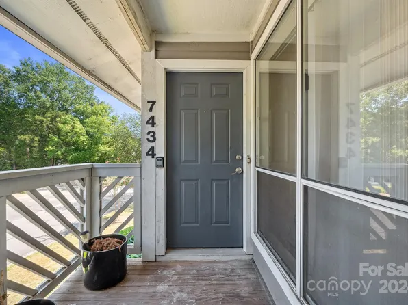 7434 Ashfield Ct, Charlotte, NC 28226
