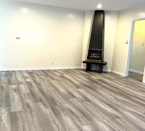 4th image of 543 Evergreen St APT 4