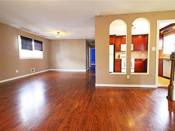 4th image of 551 Naughton Ave