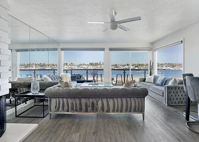1807 W Bay Ave