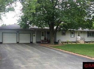 830 Rice St N, Kasota, MN 56050